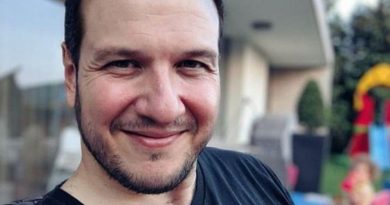 Here is the requested content in Turkish: Başlık: Şahan Gökbakar'ın