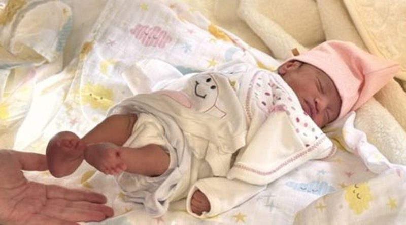 Anne Karnında Müdahale: Eli ve Ayakları Gelişmeyen Bebeğe Operasyon Nadiren