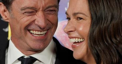 İki İkili, Kırmızı Halıda Birlikte Poz Verdi Hugh Jackman ve