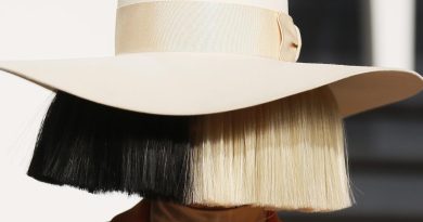 Velayet Mücadelesini Kazandı: Sia Velayet Mücadelesini Kazandı Sia'nın Velayet Mücadelesi