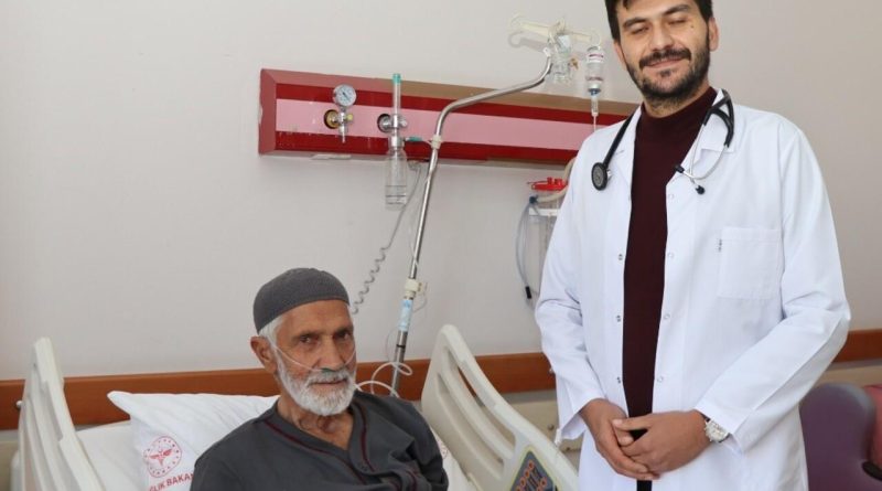 Kalp Zarından Sıvı Boşaltılması: Oltu Devlet Hastanesi'nde İlk Kez Gerçekleşti