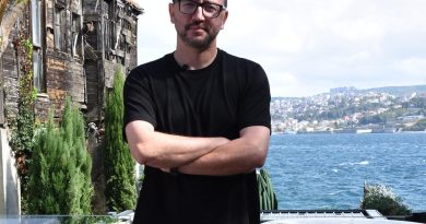 Murat Soner, Eleştirilerini Sahneye Taşıyor Murat Soner, "Dizimde Oynar mıs