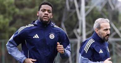 Here is a Turkish text that meets your requirements: Fenerbahçe'de