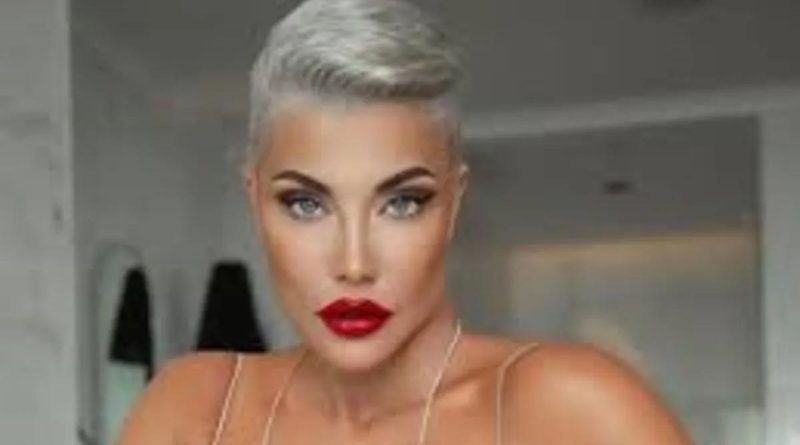 Here is the rewritten content in Turkish: Başlık: Gülşah Saraçoğlu'nu