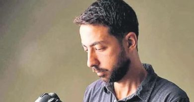 Here is the rewritten text in Turkish: Başlık: TRT Muhabiri