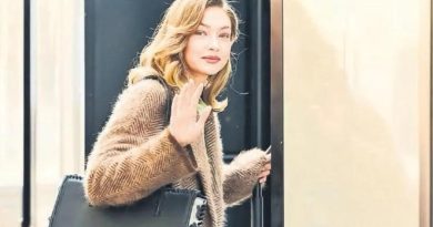 Here is the rewritten text in Turkish: Başlık: Gigi Hadid,