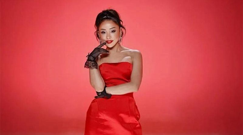 Başlık: Emel Müftüoğlu'nun Şarkısına Yeni Yorum İçerik: Sonbahara Giriş Yapıyor