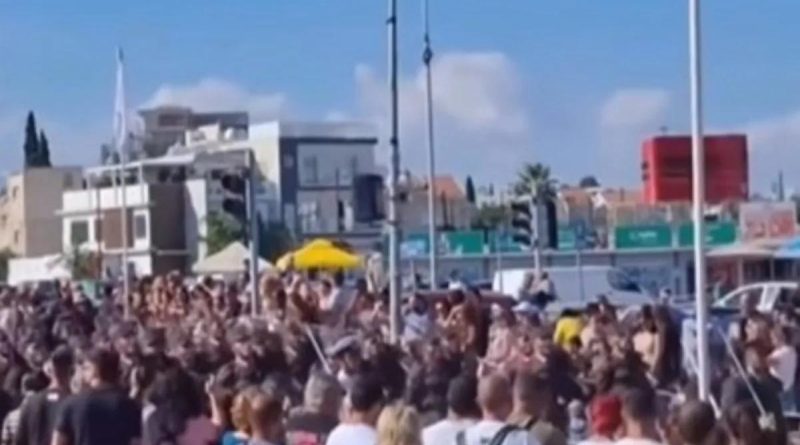 Here is a rewritten text in Turkish, within the 10-word