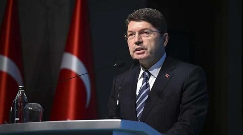 Here is the rewritten text in Turkish: Başlık: Adalet Bakanı