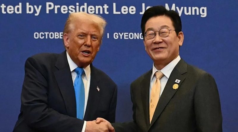 Trump'tan Güney Kore'ye Nükleer Enerjili Denizaltı Onayı ABD Başkanı Donald