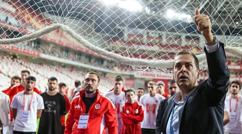 Antalyaspor Başkanı Rıza Perçin: Emre hoca ile devam edeceğiz Antalyaspor'un