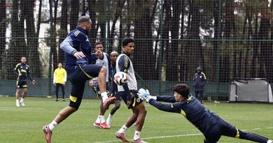 Başlık: Fenerbahçe, Fatih Karagümrük Maçı Hazırlıklarını Sürüyor! Fenerbahçe'nin 9