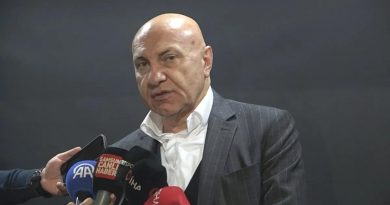 Samsunspor Efsanesi Gerçekleşti Samsunspor Başkanı Yüksel Yıldırım: "Buralara geldi