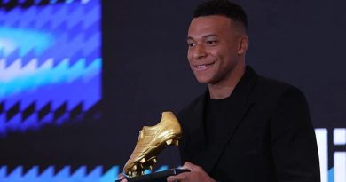 Mbappe, Avrupa Altın Ayakkabı Ödülünü Aldı Kylian Mbappe, Avrupa Altın</