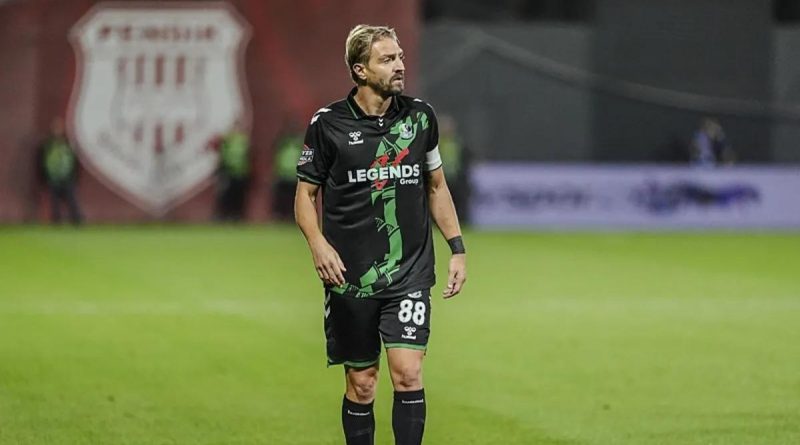 Here is the output in Turkish: Sakaryaspor'da Caner Erkin ve