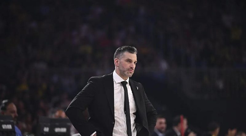 Here is a Turkish text that meets your requirements: Başlık: