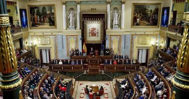 Başlık: İspanya, İsrail'e Silah Ambargosu Kararını Onayladı! İçerik: İspanya Parl