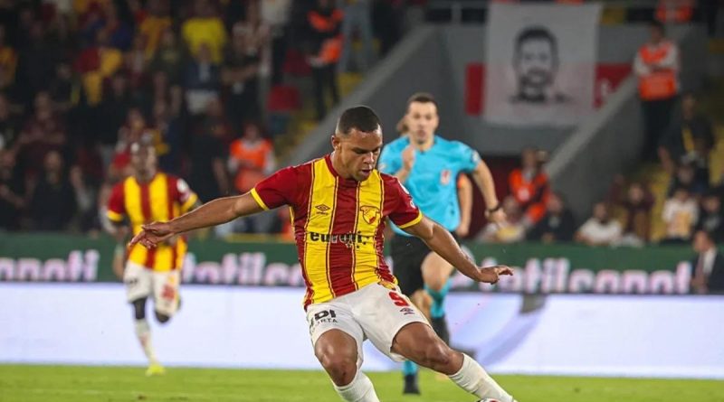 Here is the rewritten text in Turkish: Başlık: Göztepe'deki Golcüler