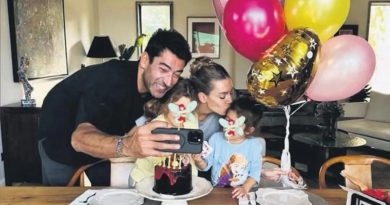 Here is the rewritten content in Turkish: Mutluluk Pozu: Kenan