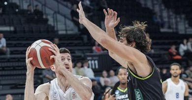 Anadolu Efes, Yukatel Merkezefendi'yi Yenilgiye Uğratır Anadolu Efes, Yukatel