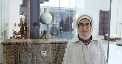 Başlık: Emine Erdoğan, Umman'daki Ulusal Müze'yi Ziyaret Etti Umman'daki Ulusal