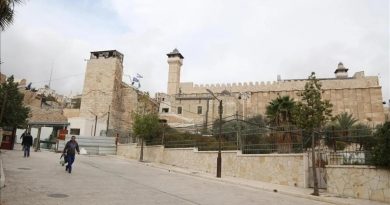 Here is a Turkish text that meets your requirements: Başlık: