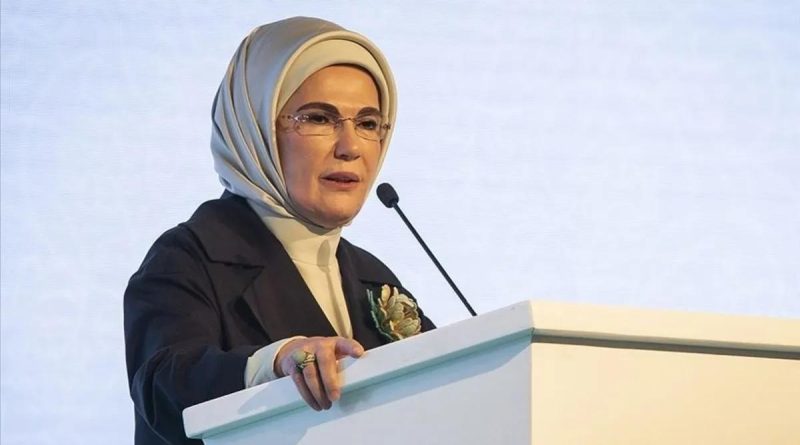 Başlık: Cumhurbaşkanının Eşi Emine Erdoğan Cumhuriyet Bayramını Kutladı Cumhurbaşkanının Eşi
