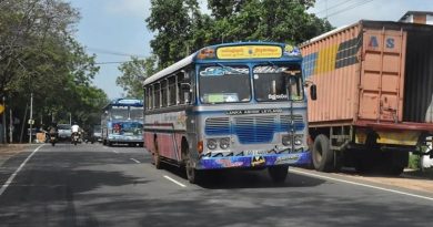 Hindistan'da Facia: Motosiklet Otobüse Çarptı, 25 Kişi Yanarak Can Verdi