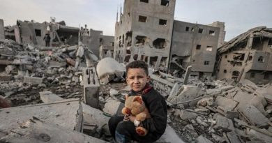 Here is the rewritten text in Turkish: Başlık: Gazze Şeridi'ne