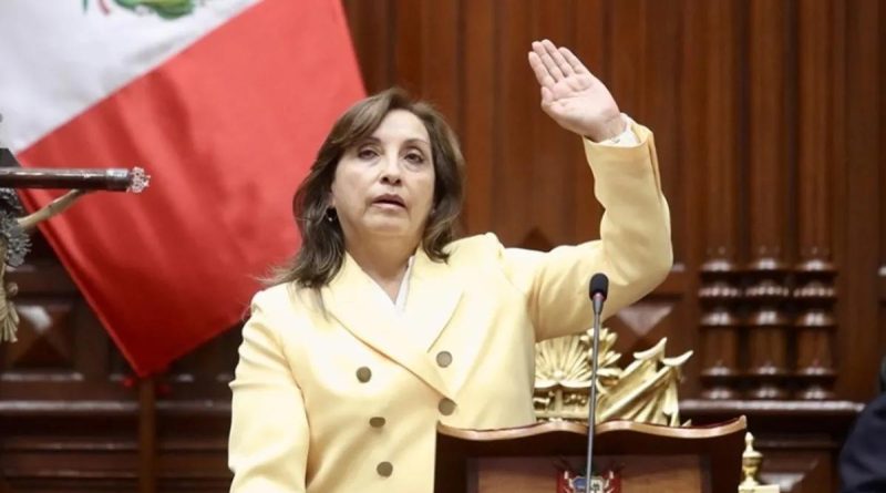 Başlık: Peru Kongresi, Devlet Başkanı Dina Boluarte'yi Görevden Aldı İçerik: