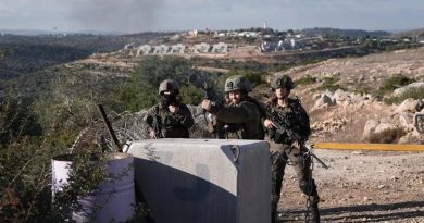 Başlık: Batı Şeria'da Zulüm Sürüyor İçerik: Batı Şeria'da İsrail Ordusu