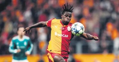 Here is the rewritten text in Turkish: Başlık: İngiltere'deki Futbol