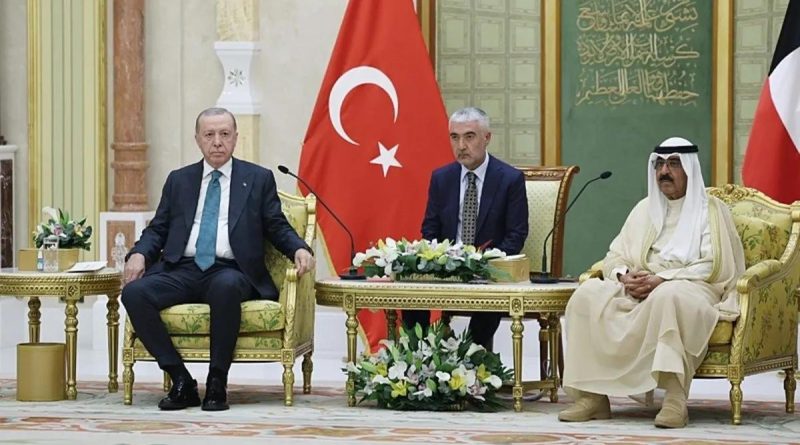 Kuveyt'te Başkan Erdoğan, Resmi Törenle Karşılandı Kuveyt'te Başkan <strong