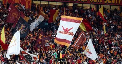 Galatasaray Taraftarları Sergen Yalçın için Pankart Açtı Sarı-Kırmızılı Taraftarlar Sergen
