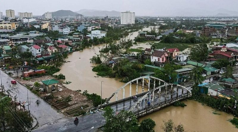 Tayland'da Bualoi Tayfunu'nun Neden Olduğu Bilanço Ağırlaşıyor Tayland'da Sel ve