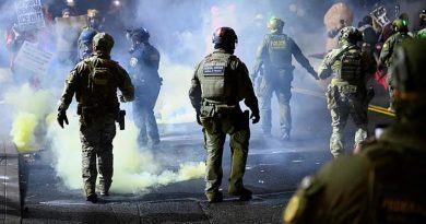 Here is the rewritten text in Turkish: Başlık: Trump'tan ABD'deki