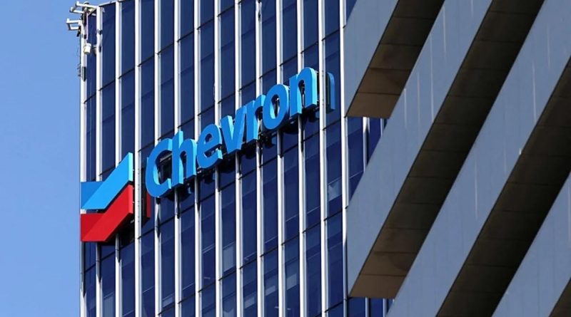 Başlık: Los Angeles'taki Chevron Rafinerisinde Yangın Çıktı İçerik: Los Angeles'taki