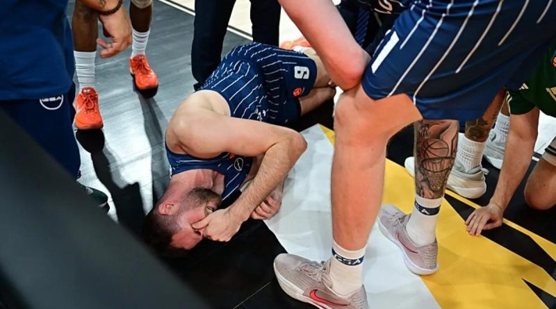 Başlık: Anadolu Efesli Basketbolcu Georgios Papagiannis Ameliyat Edildi İçerik: Anadolu