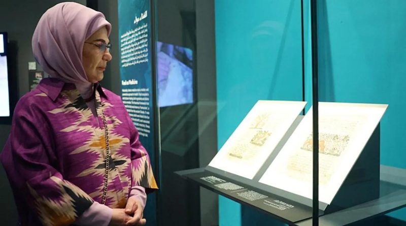 Here is the rewritten text in Turkish: Başlık: Emine Erdoğan,