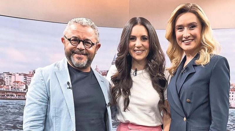 Hayatın Tokadını Yedik: Karsu'nun Müzikle İnsanlara Sarılması Karsu, Hayatının Tokadını</strong