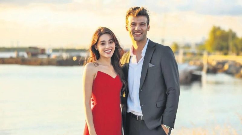 Here is a Turkish text that meets your requirements: Aynadaki