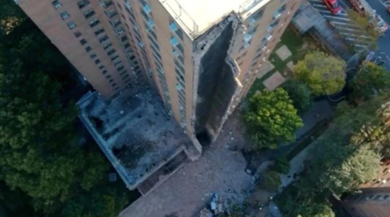 Here is the requested content in Turkish: New York'ta Çarpıcı