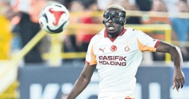 Here is the rewritten text in Turkish: Başlık: Altın Adam