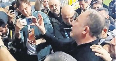 Sergen Yalçın'la Taraftarlar Arasında Diyalog Sergen Yalçın'la <