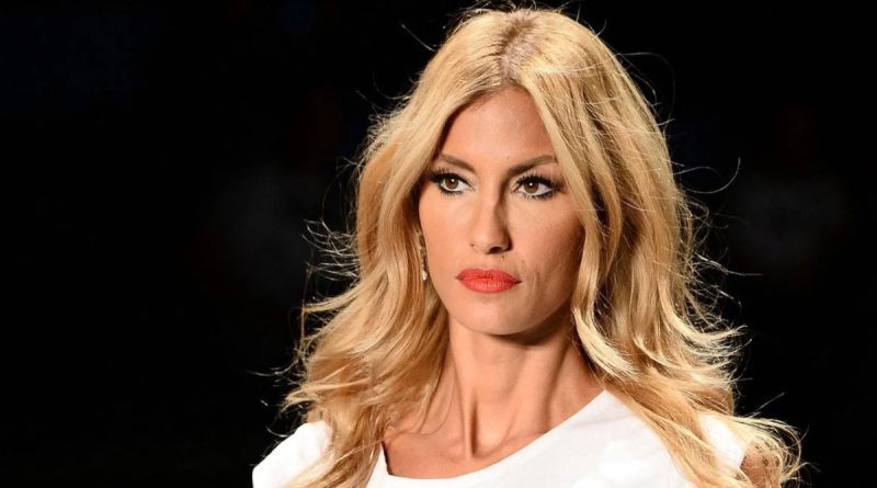 Çağla Şıkel'den Yeni Paylaşım: Kahvaltı Tabağını Gösterdi Ünlü Manken Çağla