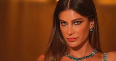 Başlık: Berrak Tüzünataç, Güllü Hakkındaki İddialara Isyan Ediyor Berrak Tüz