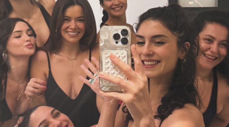 Here is a Turkish text that meets your requirements: Tuba