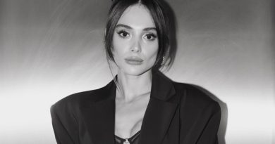 Başlık: Rabia Soytürk'ün Sosyal Medyada Salladığı Pozlar İçerik: Rabia Soyt