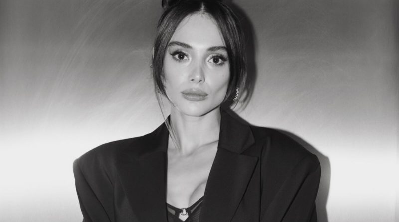 Başlık: Rabia Soytürk'ün Sosyal Medyada Salladığı Pozlar İçerik: Rabia Soyt