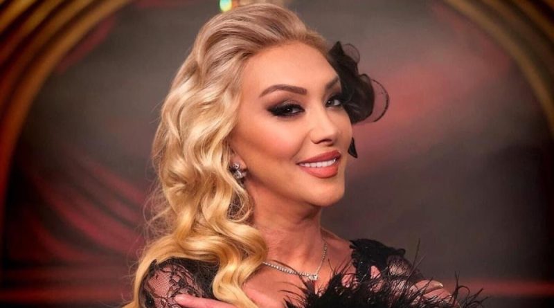 Here is the rewritten text in Turkish: Başlık: Şarkıcı Güllü'nün